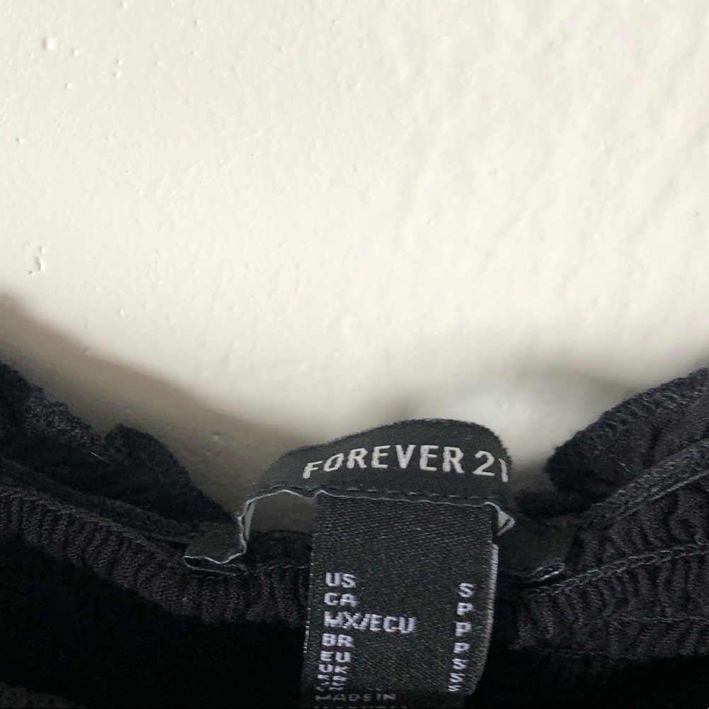 Forever21 Cropped Off the Shoulder Cute Black Top - Picture 4 of 4